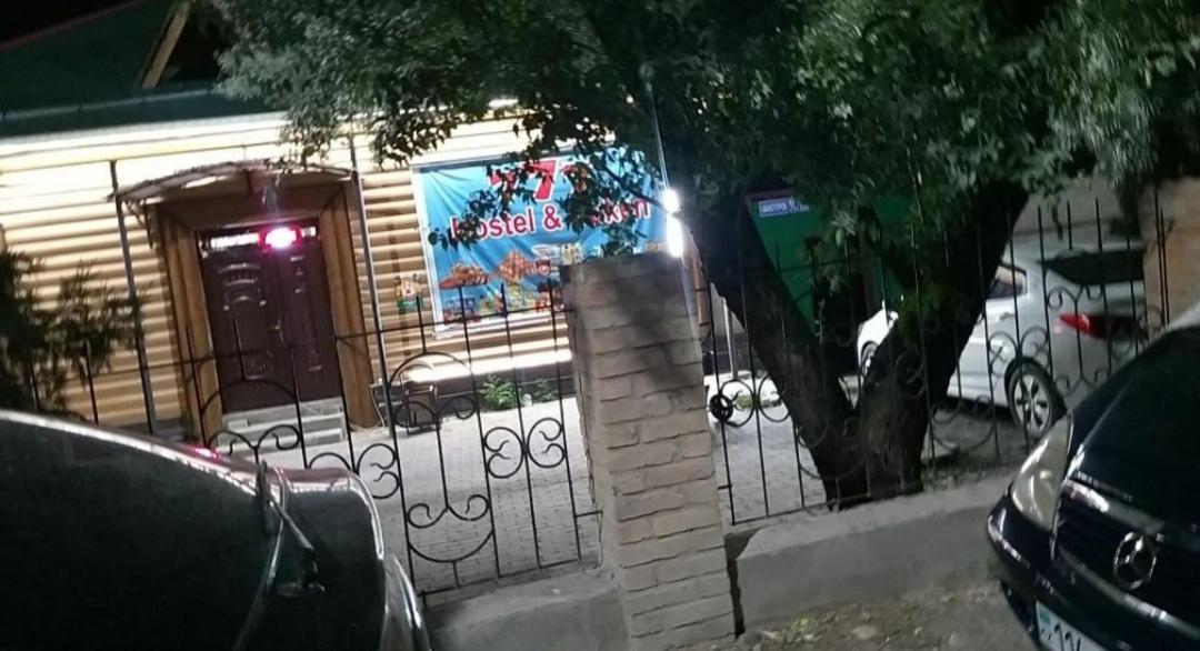 Guest House 777 Turkistan Buitenkant foto